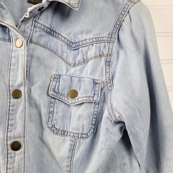 Anthropologie Fei Top Womens Extra Small Blue Western Jean Shirt Denim Snaps - Picture 5 of 9